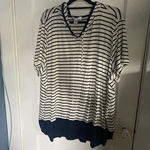 NWT Sz 3x CJ Banks Top